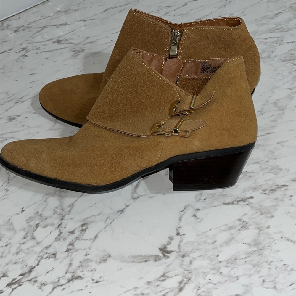 Apri Galant Tan Suede Buckle Ankle Boots 9.5